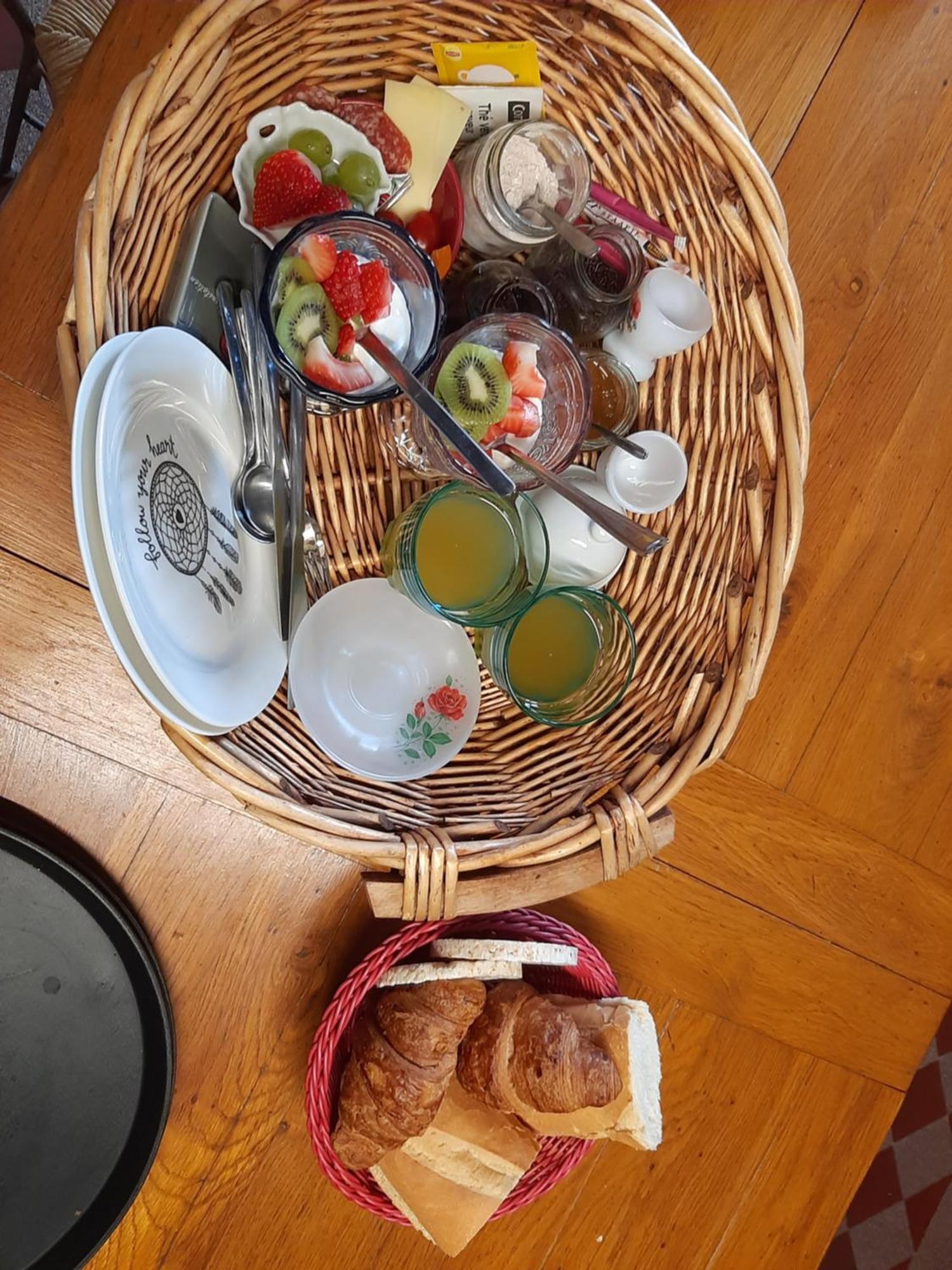 Notre Village Papillon Bed&Breakfast Neret Exteriör bild